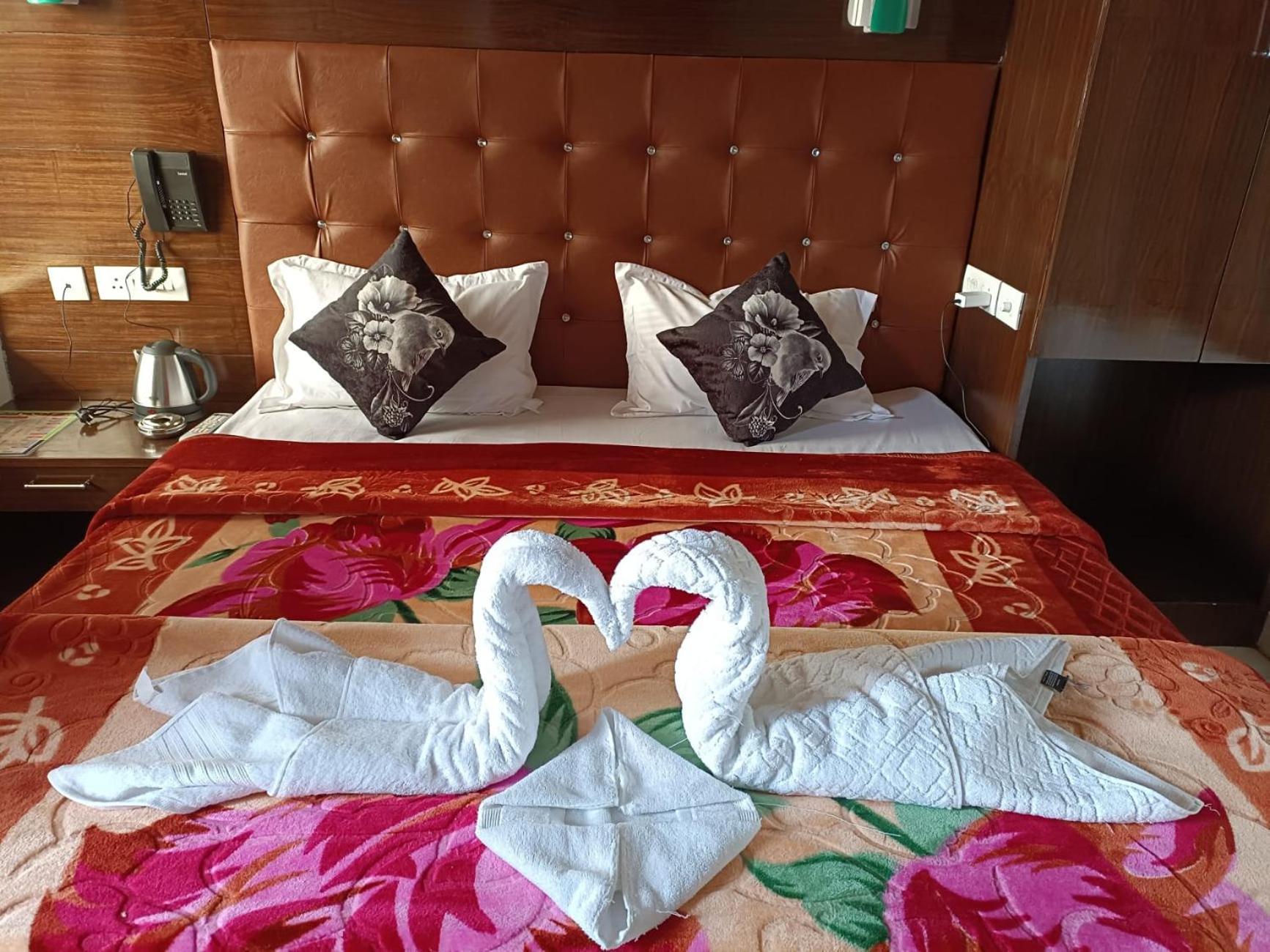 Hotel 7 Heights Mussoorie Eksteriør bilde